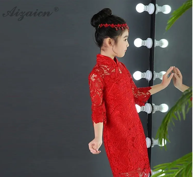 Модные детские с новогодней елкой, бумажный Стиль Красный Ци Пао Вышивка выдалбливают девушка небольшой вечернее платье шоу на сцене Qipao