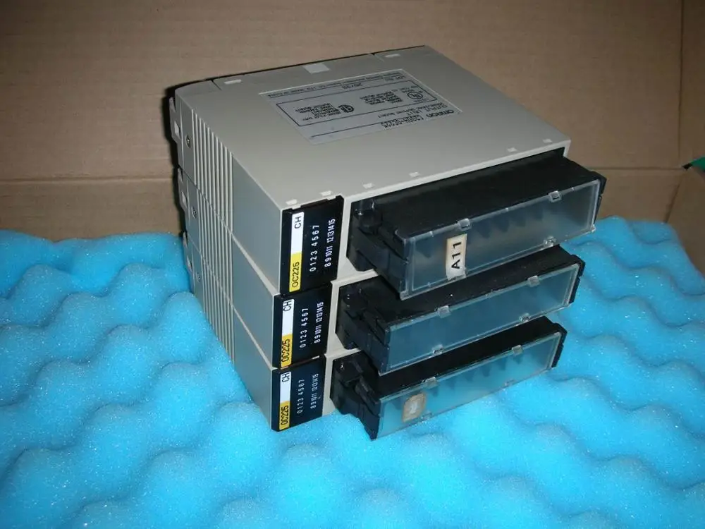 

1PC USED OMRON C200H-OC225