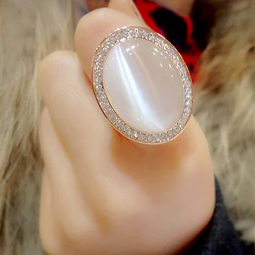 Fashion Vintage Bohemia artificial Women Opal Ring Rose Gold Color Oval Crystal Exaggerated Decorate Stone Big Ring Jewelry Fashion Vintage Bohemia artificial Women Opal Ring Rose Gold Color Oval Crystal Exaggerated Decorate Stone Big Ring Jewelry