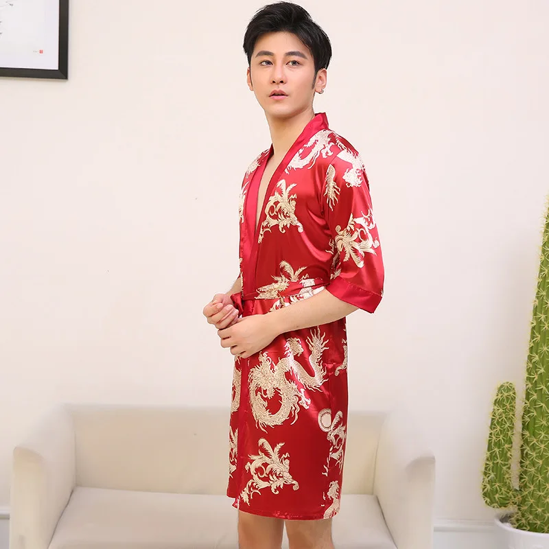 Китайский Винтажный Мужской халат, повседневная одежда для сна, атласный Ночной костюм из вискозы, печатный халат с рисунком драконов, кимоно, пеньюар, размер L XL XXL - Цвет: red