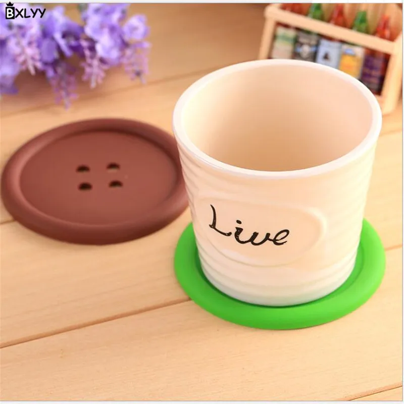 

BXLYY 5pc Creative Button Silicone Coaster Home Decor Kitchen Accessories Gadget Insulation Coasters Silicone Forms Christmas.7z
