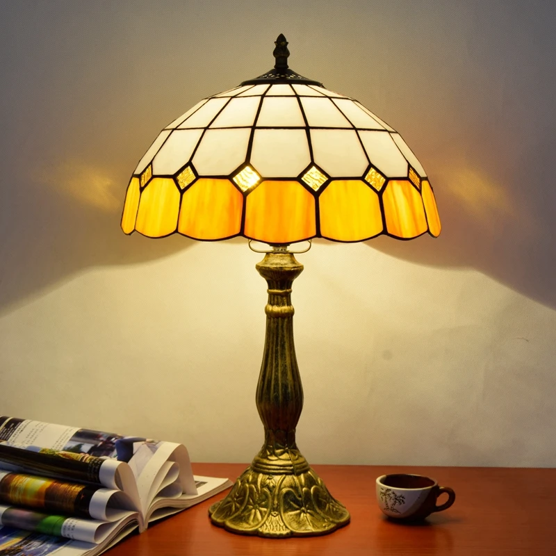 Европейская креативная витражная настольная лампа Тиффани, офисное украшение, настольная лампа для гостиной, столовой, спальни, прикроватное освещение - Цвет корпуса: C