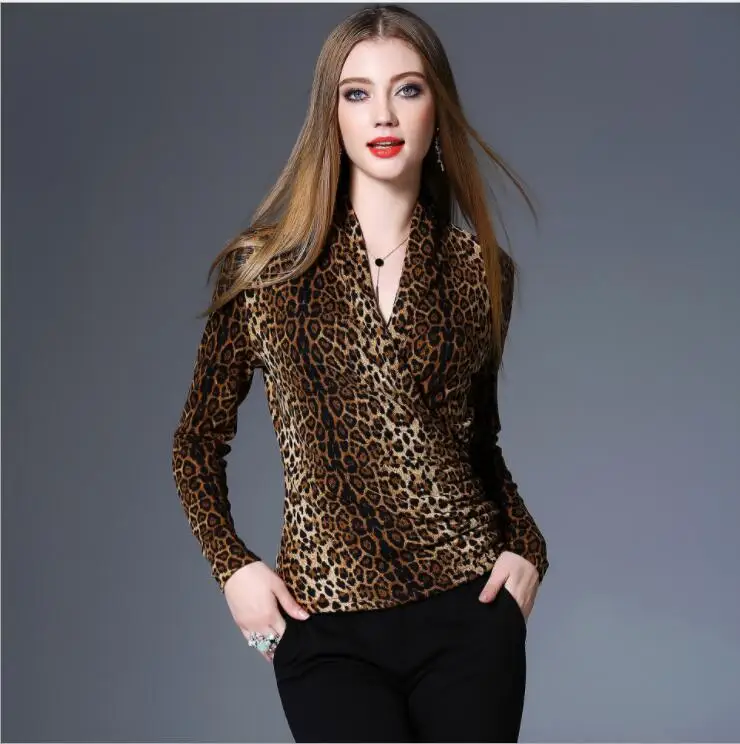 Весенние и осенние женские футболки, женские топы большого размера с v-образным вырезом, леопардовая облегающая футболка с длинным рукавом, 040