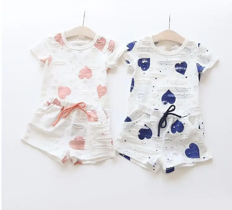 

The new girl han edition hole love short sleeve T-shirt + shorts suit suit children suit female TongXia model