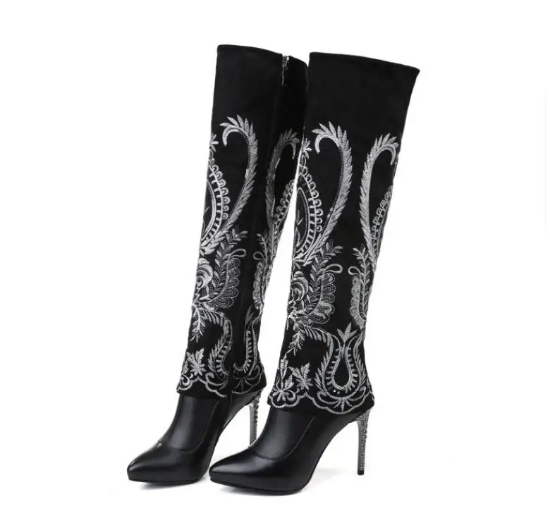 

Autumn Winter New Boots National Wind Hand Embroidery Cowhide Side Zipper Sharp Head Metal Fine-Heeled Shoe.