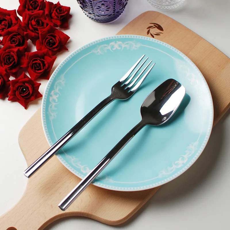 

8 Inch North European Style Bone China Blue Ceramic Dishes & Plates Steak Dessert Cake On-glazed Round Dish New Year Gift Plate