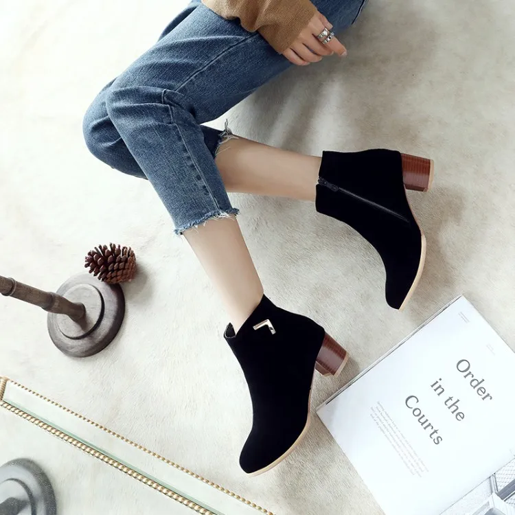 

Big Size 11 12 13 14 15 Round-toed boots with thick heels, Chelsea boots and suede boots in short Korean Edition