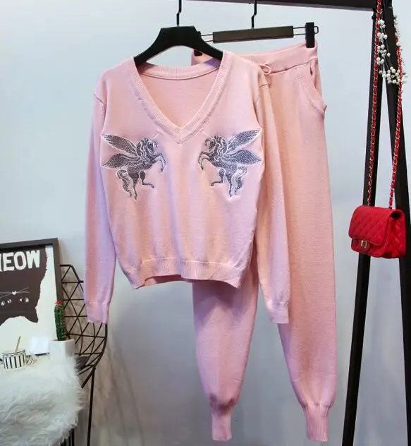 Amolapha Для женщин V образным вырезом Бисер вышивка с изображением вязальные Джемперы свитеры+ штаны, комплект из 2 предметов комплекты для девочек вязаное мягкие Пуловеры и брюки - Цвет: Розовый