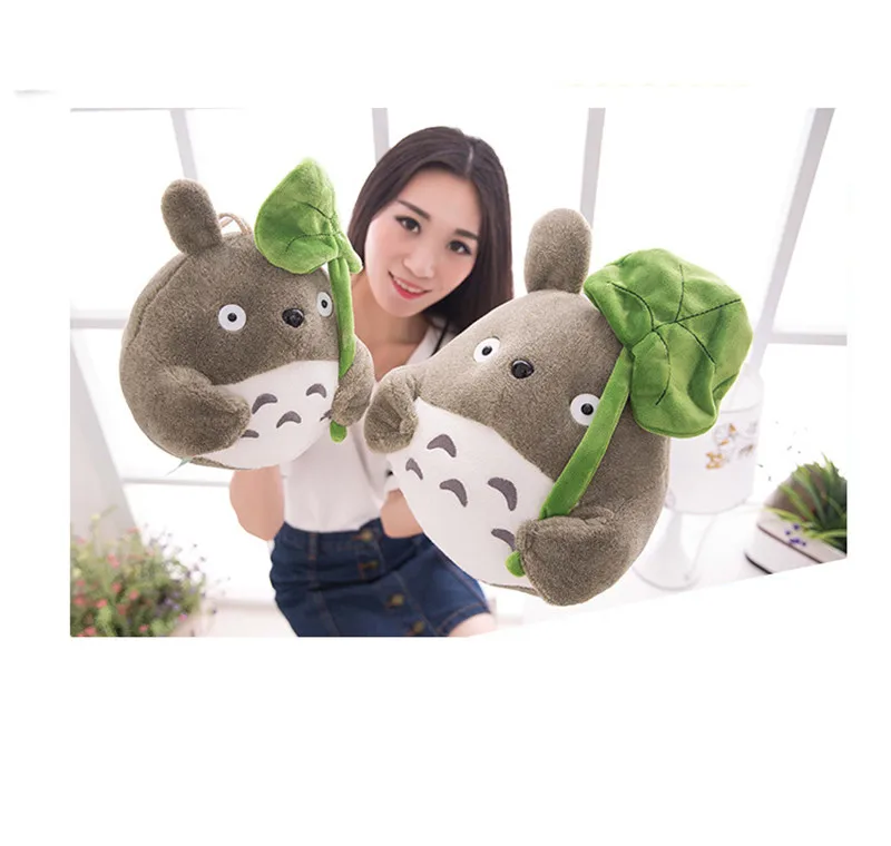 25cm TV Movie Character  Lovely Plush Toy My Neighbor Totoro Plush Toy Cute Soft Doll Totoro with Lotus Leaf Kids Toys Cat Gift3