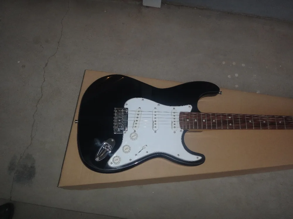 

Factory store black Eric Clapton stratocaster signature maple fretboard 6 string Chrome Hardware Electric Guitar