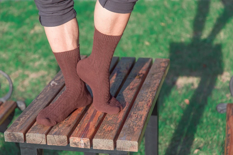 Для мужчин хлопковые носки 2018 новые модные 5 цветов толстая игла толстые линии Ретро Этническая Стиль джентльмен тенденция Harajuku экипажа