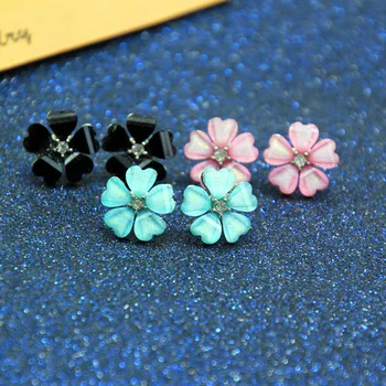 

2020 Earing New Sweetness And Color Of The Same Five-petal Flower Inlay Drill Fashion Temperament Ear Nail Jewelry Wholesale