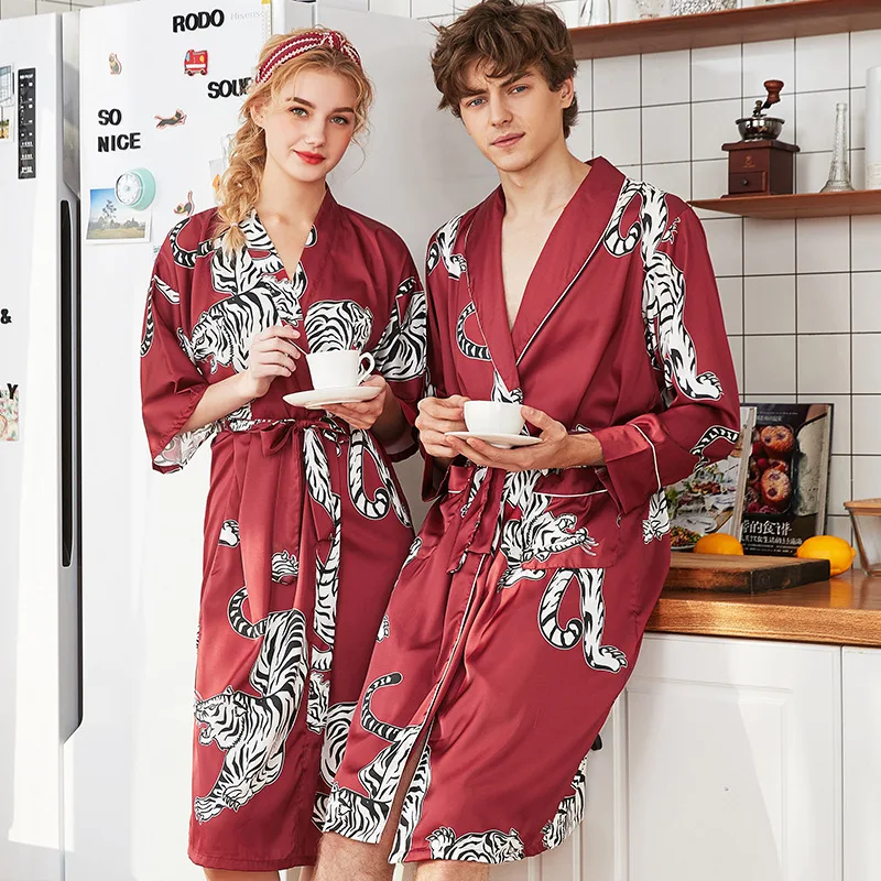 

2019 Printing Tiger Summer Satin Kimono Men Bathrobe Women Bride Lovers Wedding Robe Dress Gown Sexy Long Sleepwear nightwear