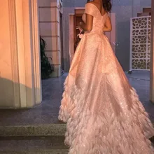 Шикарное розовое роскошное вечернее платье в Дубае, элегантные с открытыми плечами арабские платья с перьями для выпускного вечера, Длинное Элегантное Вечернее Платье