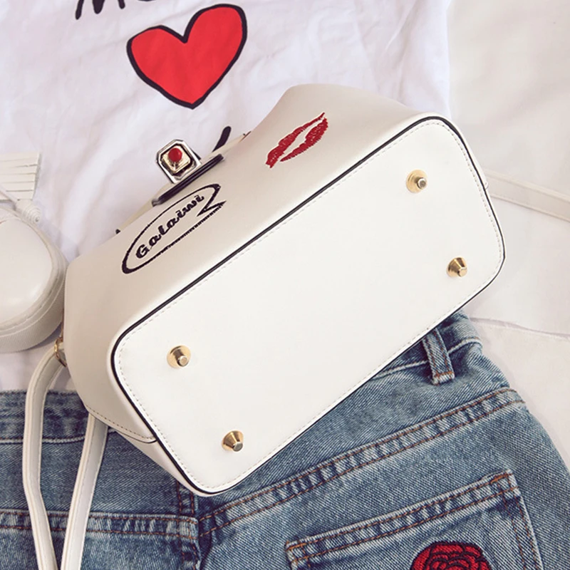 Women Handbag Leather Women Shoulder Bag Small Doctor Crossbody Handbag Embroideried Lipstick Chain Designer Casual Women Bags Women Handbag Leather Women Shoulder Bag Small Doctor Crossbody Handbag Embroideried Lipstick Chain Designer Casual Women Bags