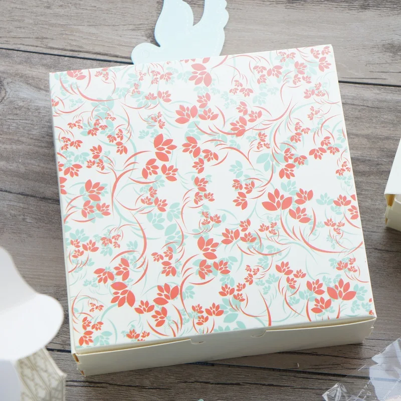 

13.5*13.5*5cm 10pcs Red lotus design Paper Box cookie Macaron Chocolate Storage Boxes Christmas Birthday Party Gifts Packaging