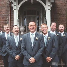 Простой льняной подходит для лацканов с надрезом мужские свадебные костюмы Свадебные смокинги с двумя пуговицами облегающие пляжные костюмы жениха куртка+ брюки