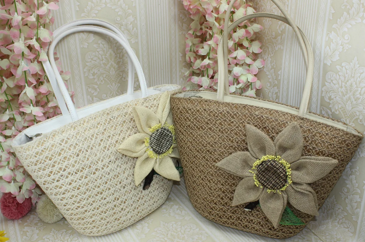 

Bohemian Flower Straw Bags Women Large Capacity Beach Handbags Summer Vintage Rattan Bag Handmade Kintted Travel Bags Bolsas