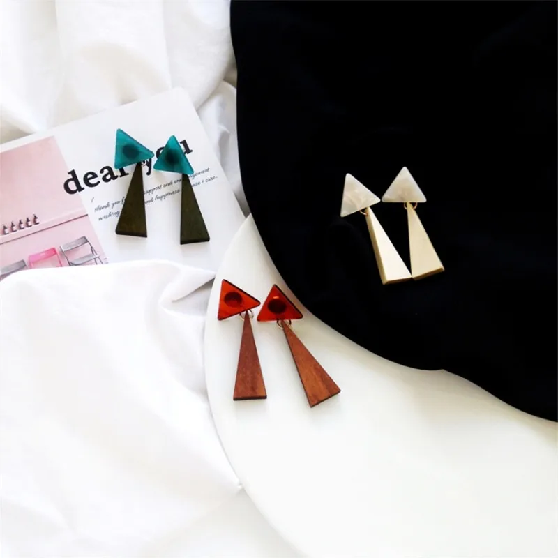 

Retro Triangle Geometric Wood Long Pendants Korean Earrings Women 's Network Red Tide Earrings Ear Clip Jewelry