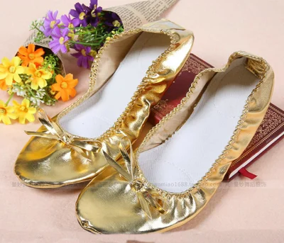 

Children practise soft-soled shoes India dance ballet golden soft bottom shoes