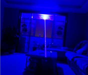 買取 軍事 450nm 10 ワット 10000 メートルの青色レーザーポインター懐中電灯フォーカス燃焼煙マッチ & キャンドル 5 スターと充電器屋外の旅行のため