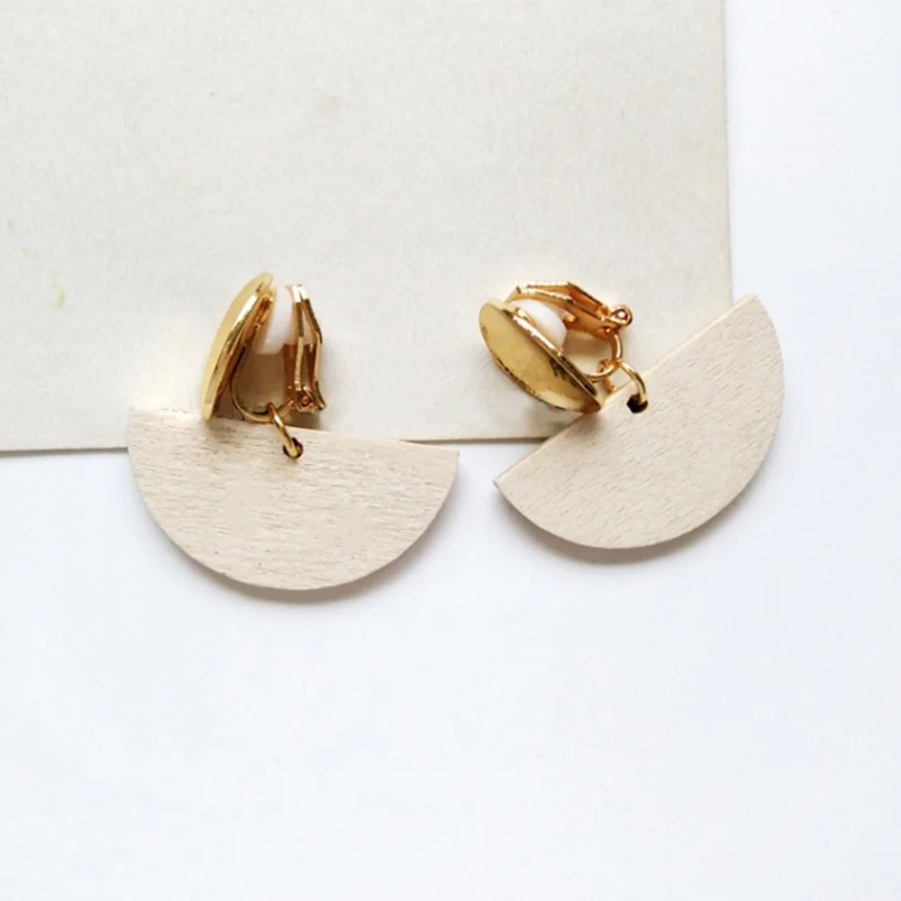 

Bing Tu Big Geometric Earrings Without Piercing Yellow White Wood Ear Clip Earing Jewelry Women Ear Cuff Earring bijoux femme