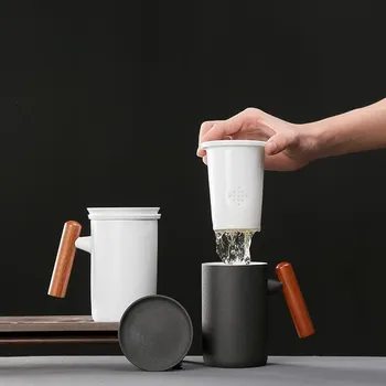 

Creative large capacity ceramic tea cup tea set ceramic liner filter cup home office with cover wooden handle personality mug