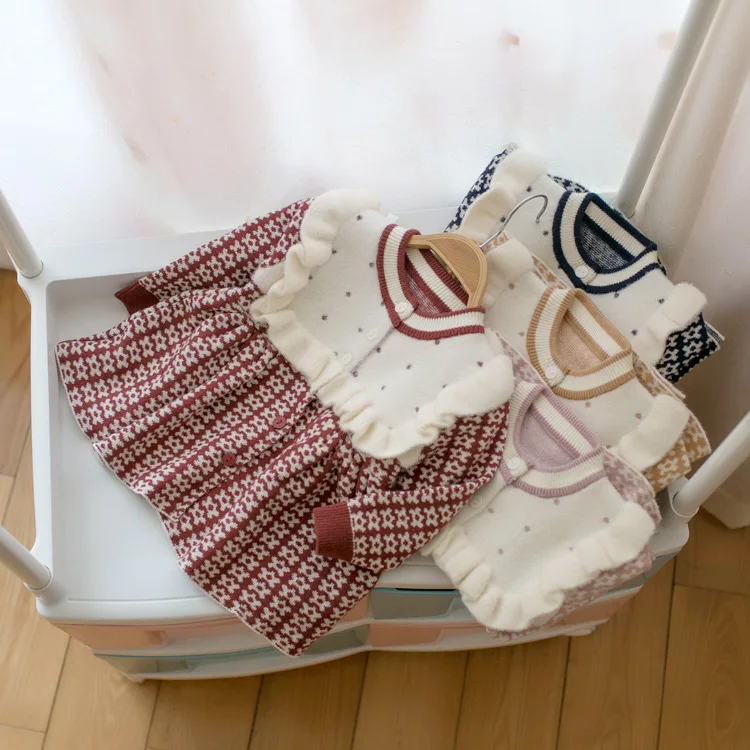 Детские свитера новое зимнее шикарное пальто в Корейском стиле детская одежда вязаный кардиган с рюшами и кружевом для маленьких девочек от 12 месяцев до 5 лет
