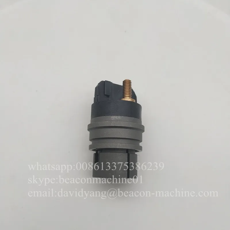 F00RJ02703 (3)_