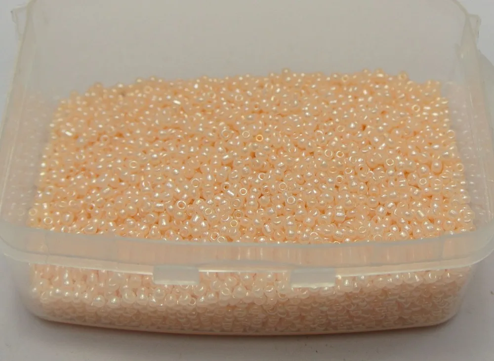 

10000 Ceylon Champagne Glass Seed Beads 2mm (12/0) + Storage Box