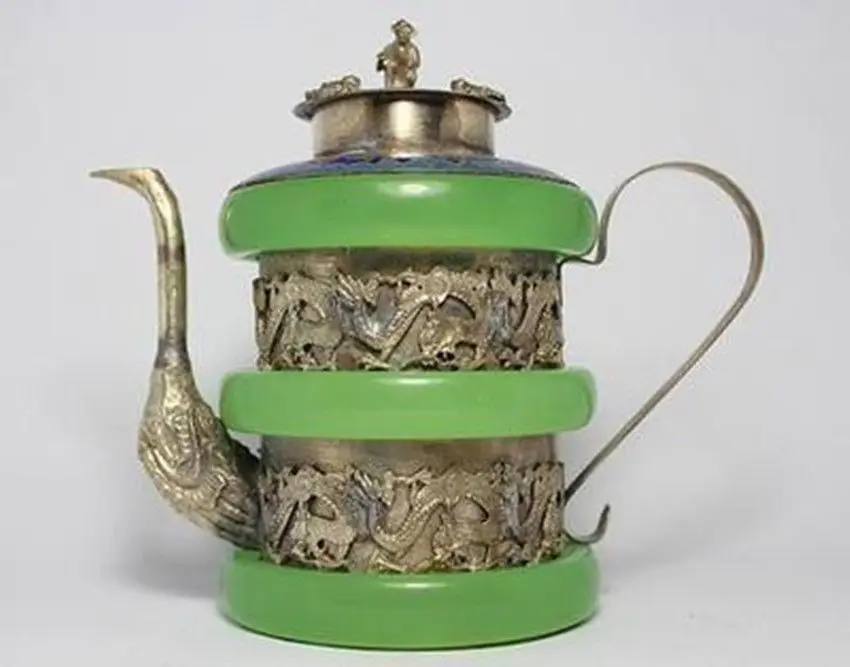 

CHINESE TIBET SIVER HANDWORK DRAGON OLD GREEN TEAPOT
