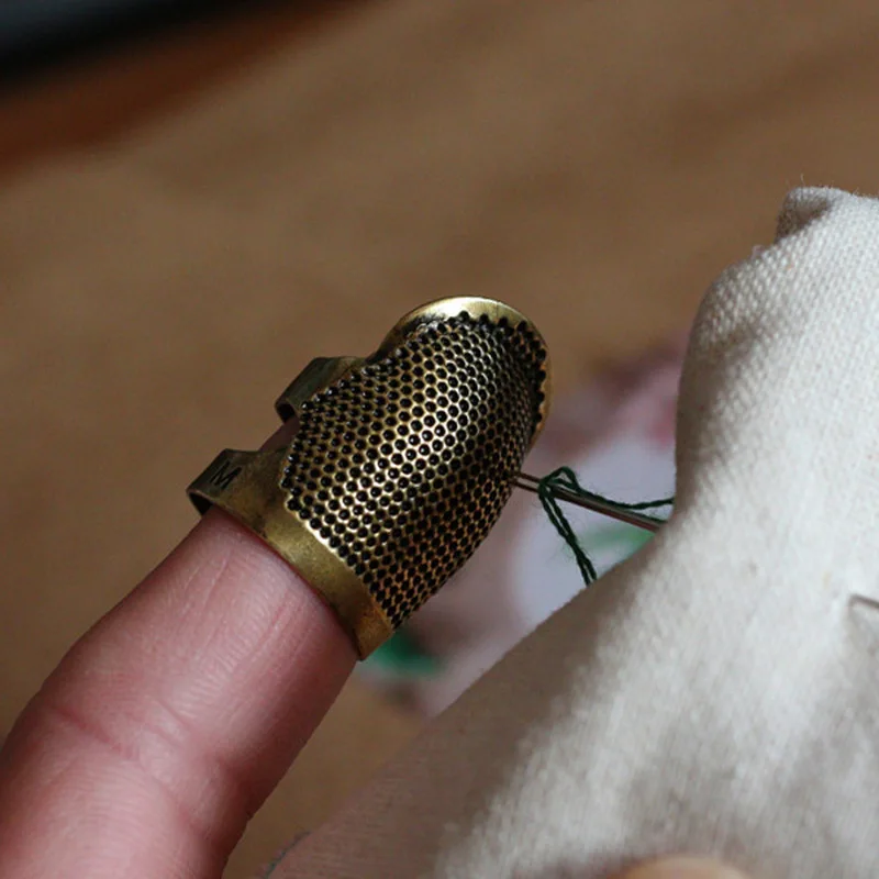 

Vintage Metal Finger Protector Antique Thimble Ring Handworking Needle Thimble Needles Craft Household DIY Sewing Accessories