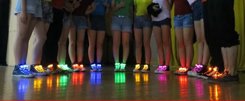 Светильник, аксессуары для кроссовок, Светодиодный светящийся шнурок для мальчиков, девочек, мужчин, женщин, светодиодный, сникерсы, обувь для вечеринок, обувь для катания на коньках, светящиеся шнурки