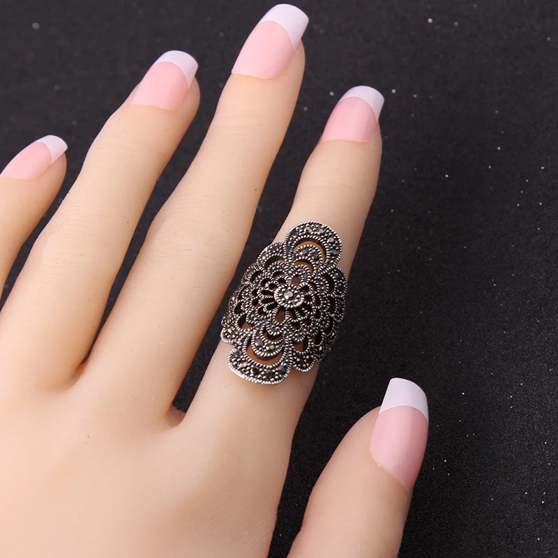 Hollow Flower Female Ring Black Rhinestone Jewelry Accessories