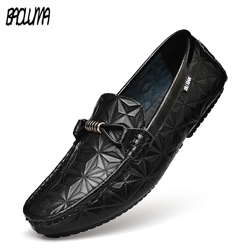 

Leather Men's Loafers Shoes Breathable Walking Slip-on Pointed Leather Patent Business Men's Casual Shoes Wedding Shoes Fashion