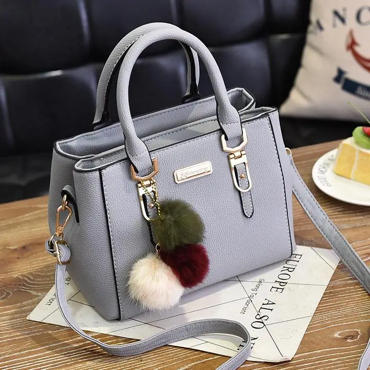 Light gray Yogodlns, женская сумка с подвеской из бисера, женская сумка на плечо с тиснением, женская сумка-мессенджер, сумки с помпонами, сумка высокого качества - Цвет: Light gray