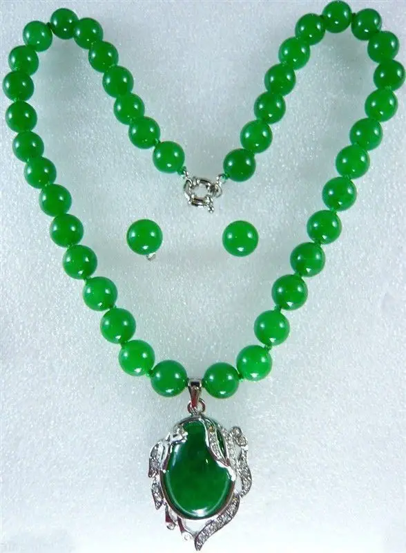 

FREE SHIPPING>>@> FREE SHIPPINGBeautiful 10MM Noblest Green Jade Necklace 18KGP Pendant Earring Set Natural jewelry