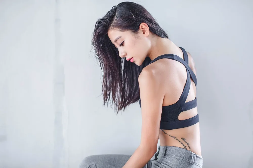 2016 сексуальные упражнения тренировка Топ для женщин фитнес безрукавка открытая спина крест лифчик топ с подкладкой короткий жилет Yuga
