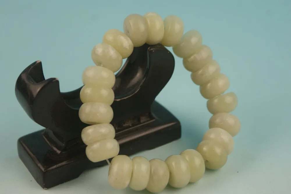 Chinese jade articles, jade carvings .jade Bead Bracelet-in Figurines