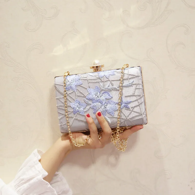 

Angelatracy 2019 New Arrival Embroidery Floral Flower Pearl Metal Women Girl Makeup Party Phone Box Crossbody Bag Evening Bag