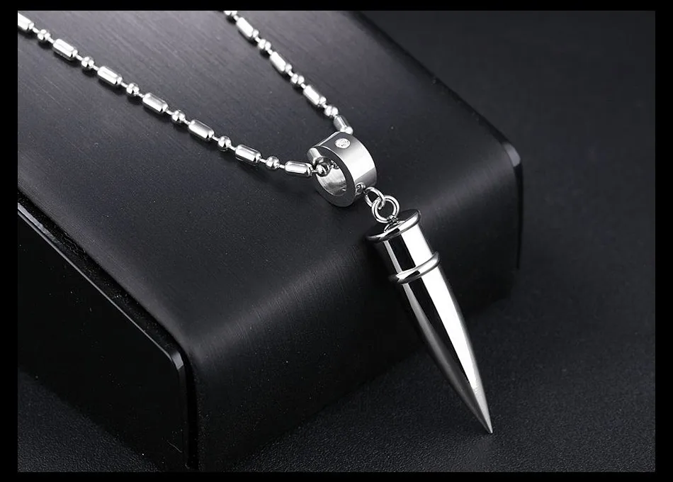 3-men necklace