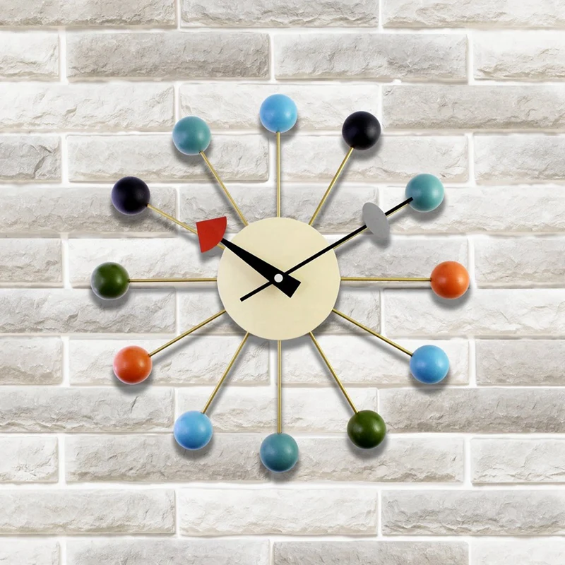 Простые цветные красочные современные часы с шаром, художественные симуляторы, спортивные декоративные настенные часы с конфетами, смешанные цвета, металлические твердые деревянные шары