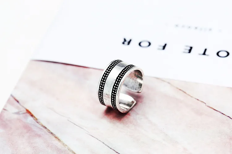 9994932710_1039125567