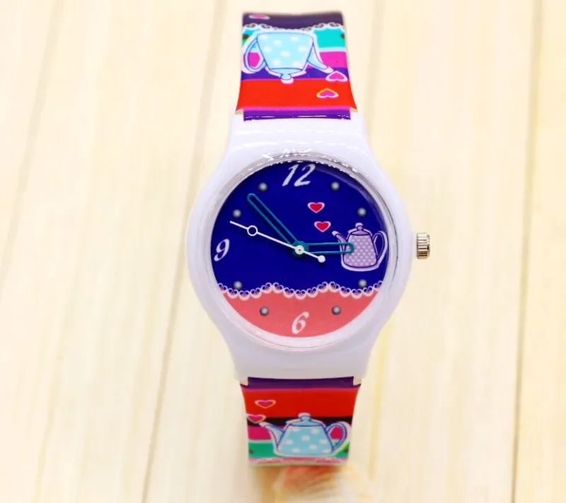 New fashion Analog Christmas Gift waterproof Women Kettle Pattern