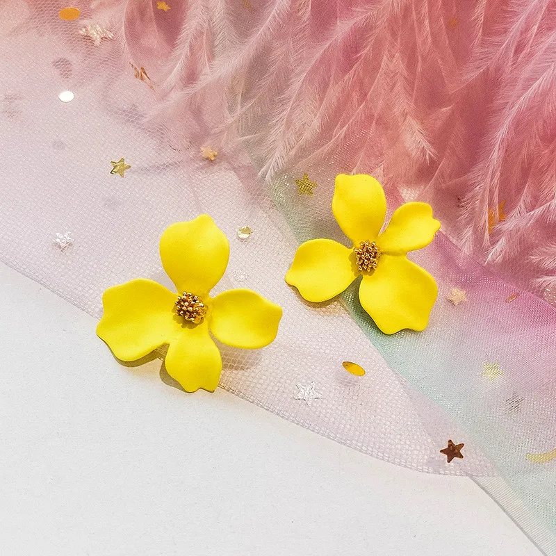 LUSION 2018 New Arrival Plant Resin Women Hyperbole Stud Earrings Small Fresh Earrings With Color Flowers Fashion Women Jewelry - Image 2