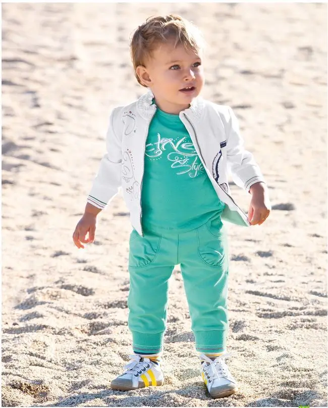 

Retail boys spring and autumn children three sets (coat + T shirt + pants) free shipping in stock