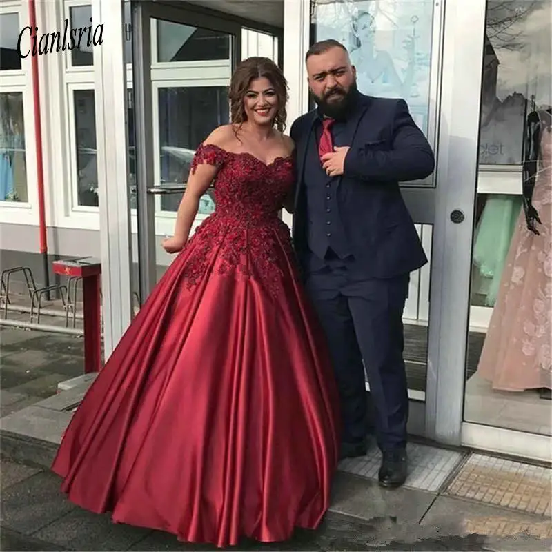 

Elegant Robe de soiree 2020 Sexy Off The Shoulder Lace Evening Dress For Party Gown Burgundy Long Prom Dress Custom Made