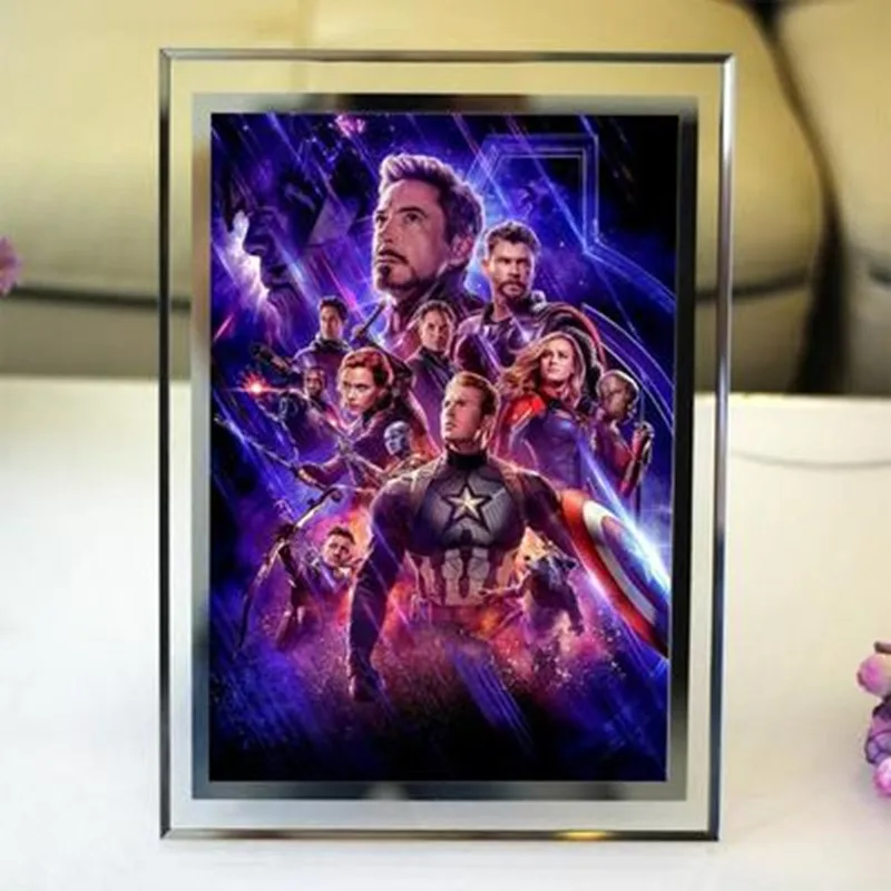 

The Avengers Ultimate Battle Crystal Photo Frames Desk Ornament Iron Man Spider-Man Photo Frames Around Living Room Decor M1079