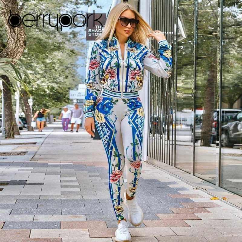 

BerryPark Flower Print Sport Outfit 2019 Winter Tracksuit for Women White Floral Long Sleeve Zipper Jacket and Pants Sweat Suits