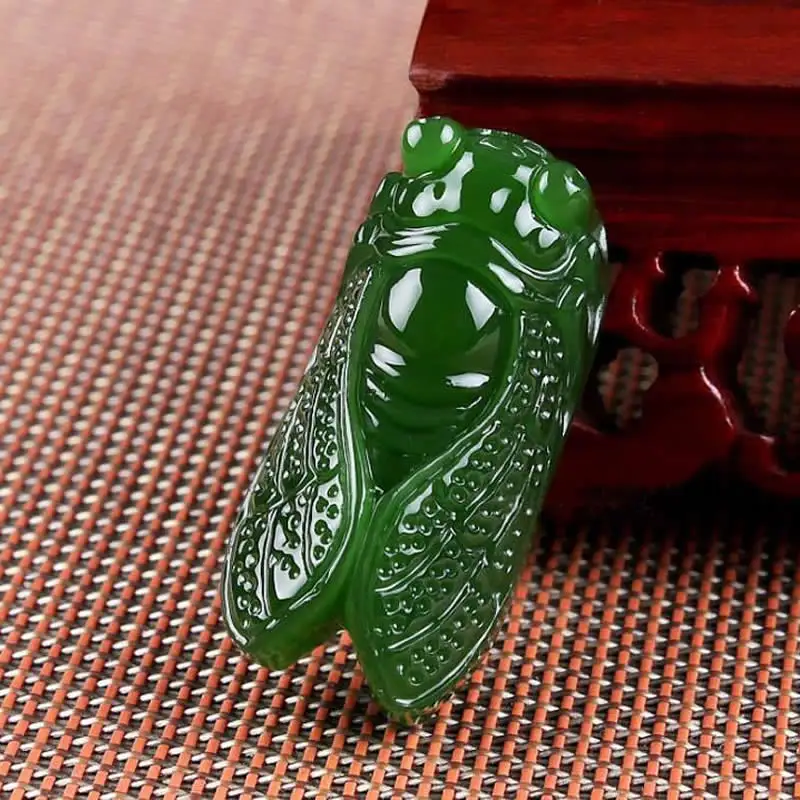 

Natural Green Jadeite Pendant Carved Cicadas Men's Necklace Pendant